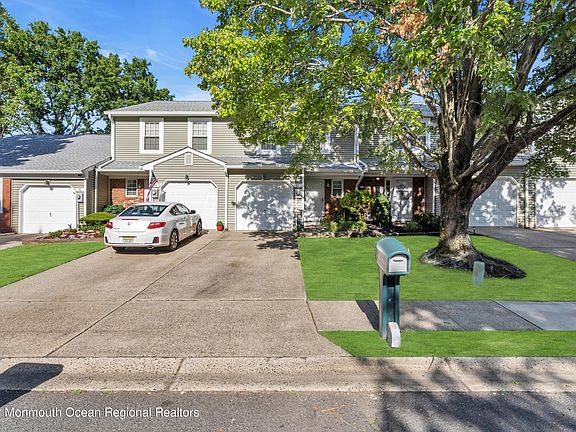 4th image of 72 Oak Ln