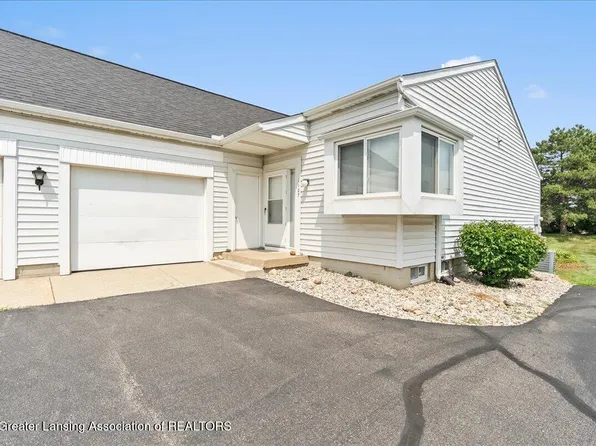 1107 Sunview Dr, Saint Johns, MI 48879