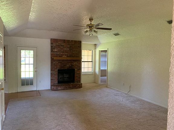 2nd image of 4507 Bluestem Ln