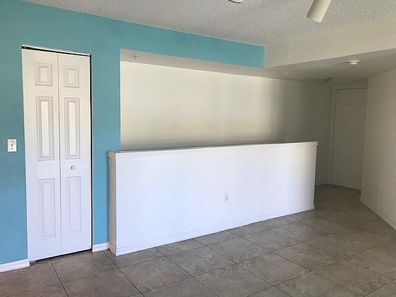 5th image of 900 Crestwood Ct S APT 915