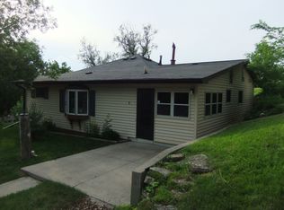 W10566 County Rd W, Elroy, WI 53929