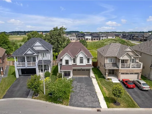 8561 Dogwood Cres, Niagara Falls, ON L2H 0K7