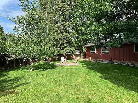 4th image of 1135 E Oak Ct