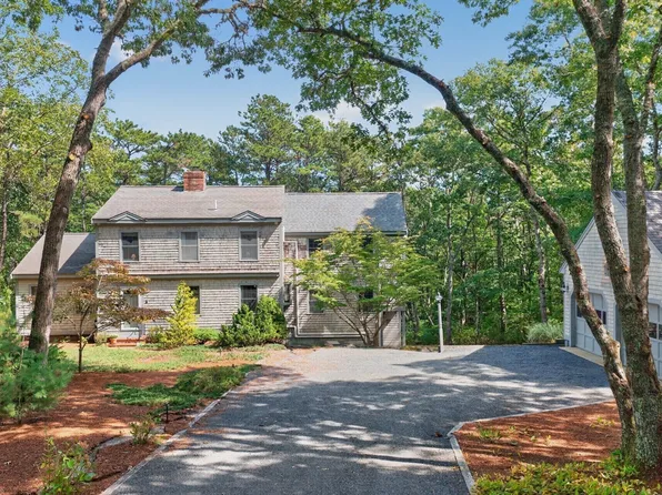 110 Waquoit Rd, Cotuit, MA 02635