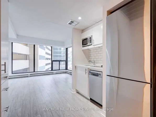 55 Harbour Sq #312, Toronto, ON M5J 2L1