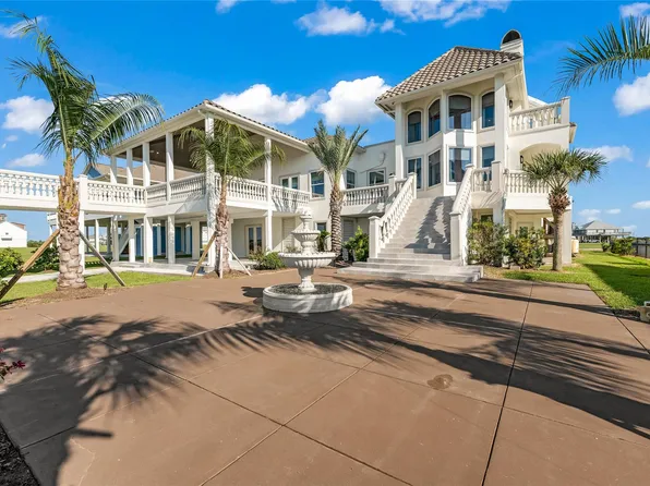 1809 Laguna Harbor Estate Blvd, Port Bolivar, TX 77650