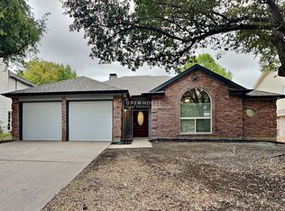 7512 Lake Arrowhead Dr, Fort Worth, TX 76137