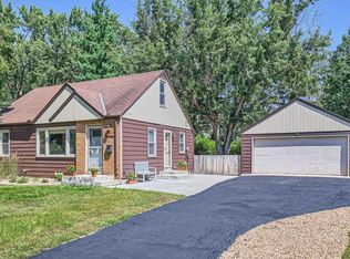 9425 3rd Ave S, Bloomington, MN 55420