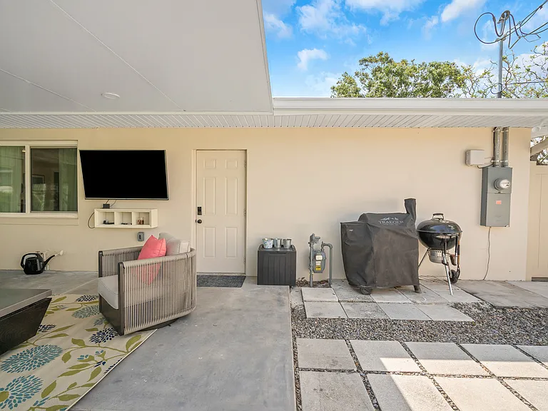 675 Villa Grande Ave S — Photo 23