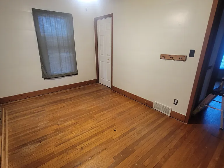 300 W Liberty St — Photo 13