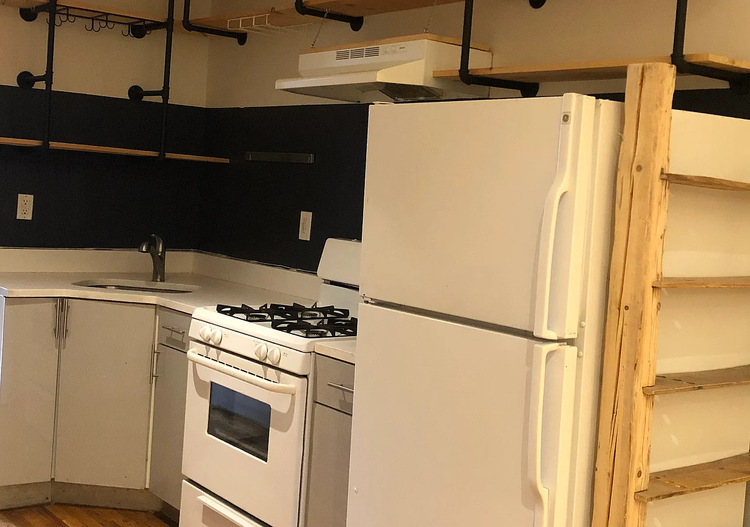 195 Irving Avenue — Photo 1