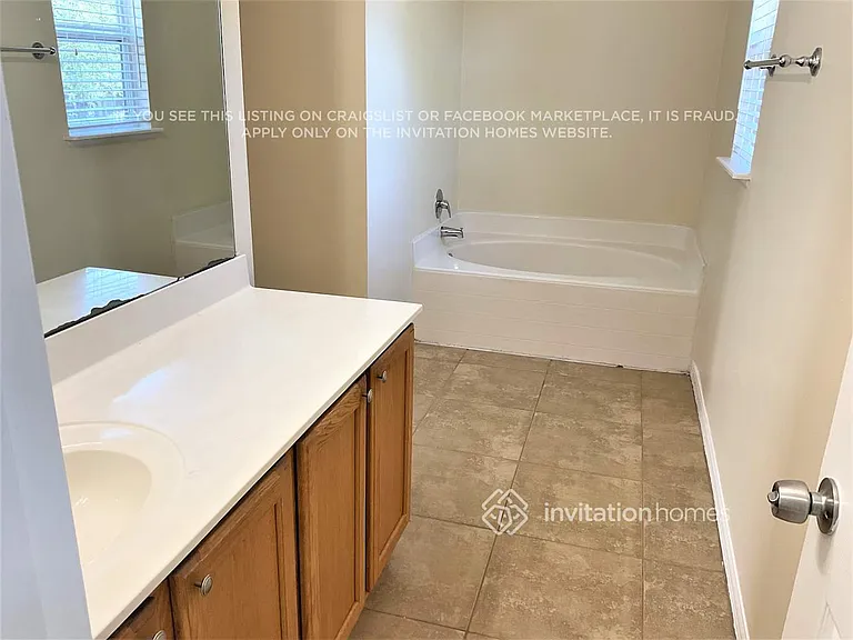 233 Pleasant Gardens Dr — Photo 17