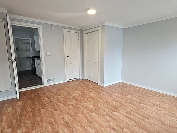 5th image of 1215 1/2 E 12th St #6f1f0367c