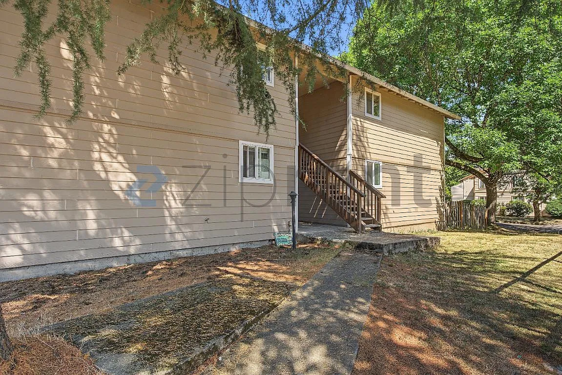 2 bed, 880 sqft, $1,400 — Photo 3