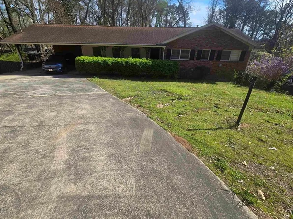 2790 Hogan Rd, East Pt, GA 30344