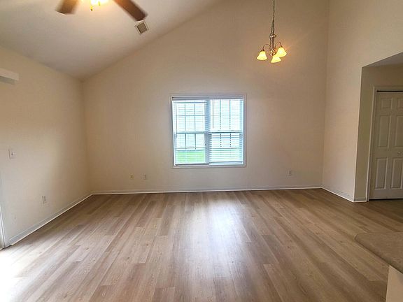 2nd image of 107 Lincoln Place Cir