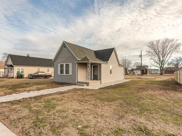 1656 3rd St, Madison, IL 62060