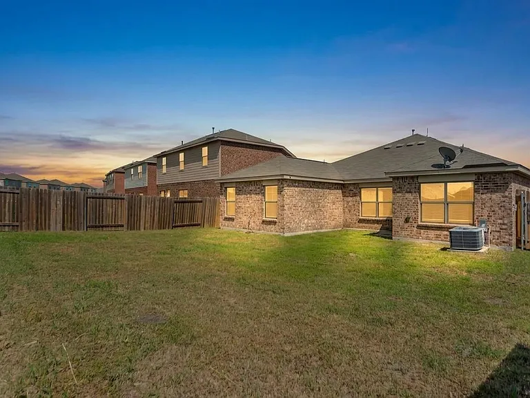 3107 Angus Dr — Photo 26