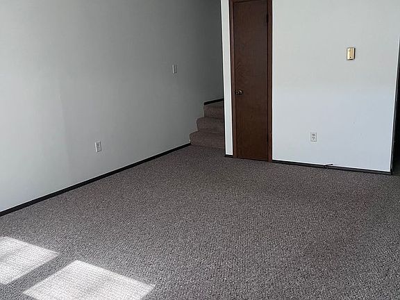 2nd image of 493 Ivy Ln #H