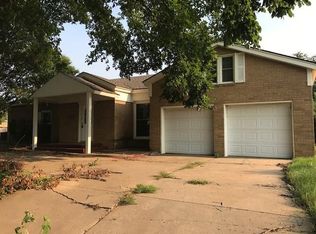 514 N 5th St, Sayre, OK 73662