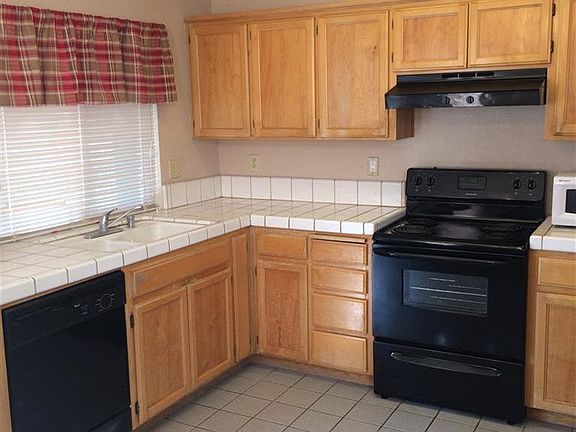 3rd image of 9085 Countryside Ave