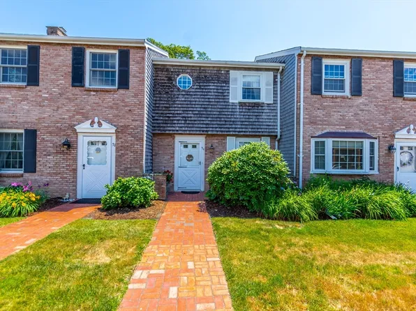 54 Captain Cook Ln #54, Barnstable, MA 02630