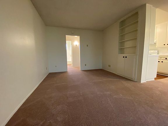 3rd image of 3966 Centre St #6