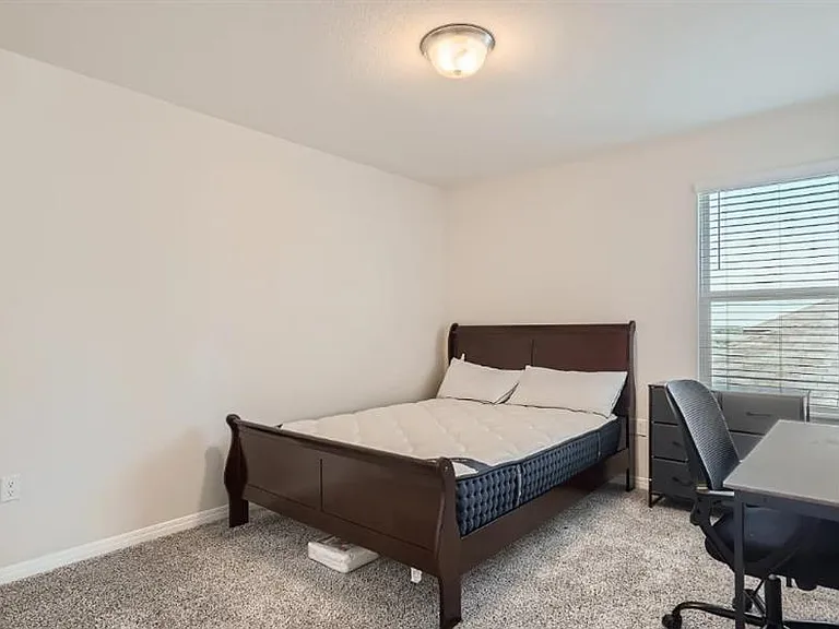 6400 Rounded Pebble Ln — Photo 8