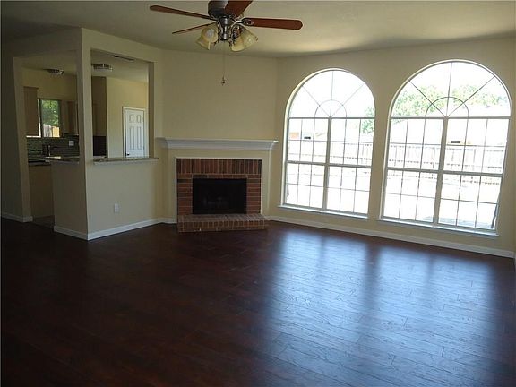 2nd image of 907 Shoal Creek Dr
