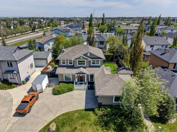 8 W Canoe Rd SW, Airdrie, AB T4B 2N3
