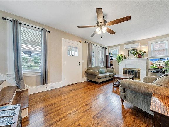 5th image of 2304 Larchwood St NE