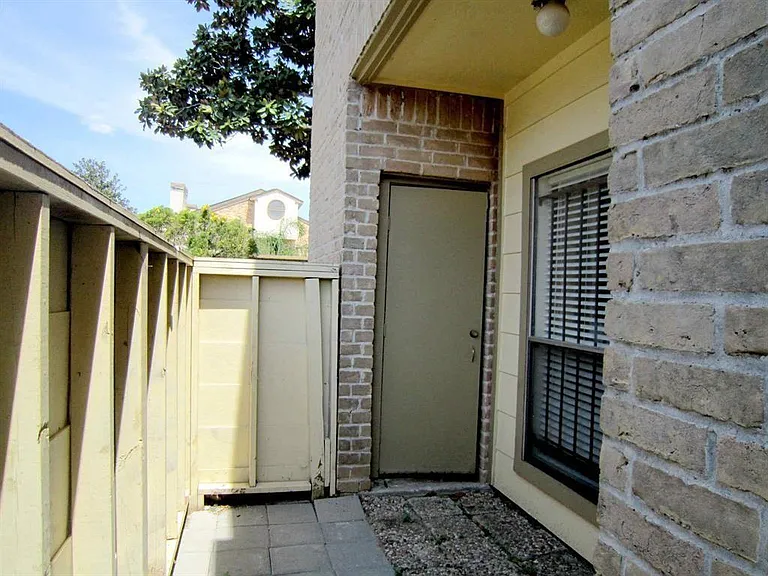 8299 Cambridge St #403 — Photo 7