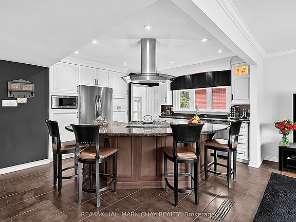 3rd image of 23 Marion Cres