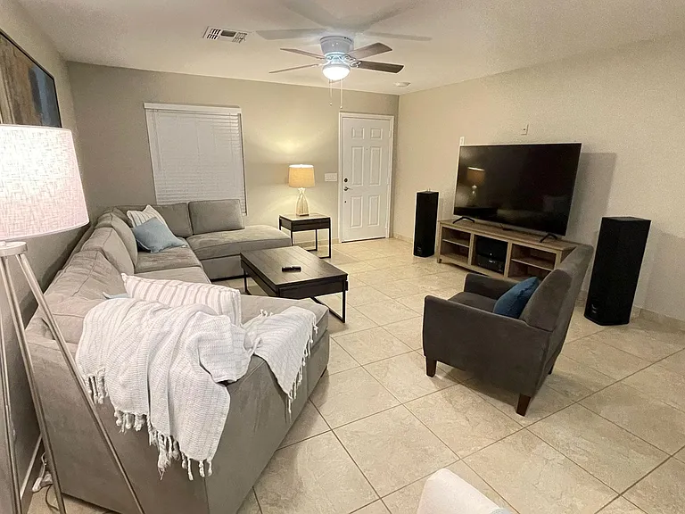 9233 W Highland Ave — Photo 29