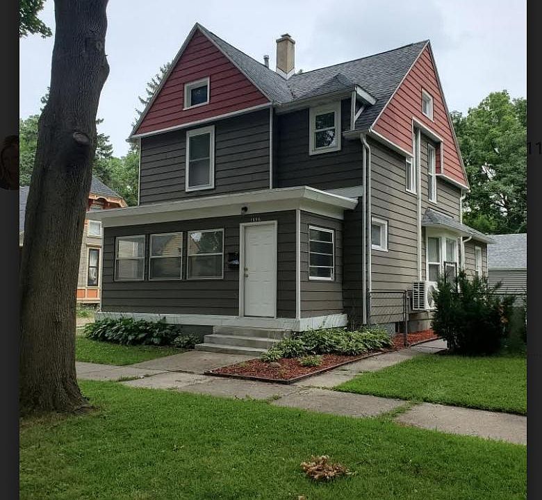 1st image of 1556 Queen Ave NE