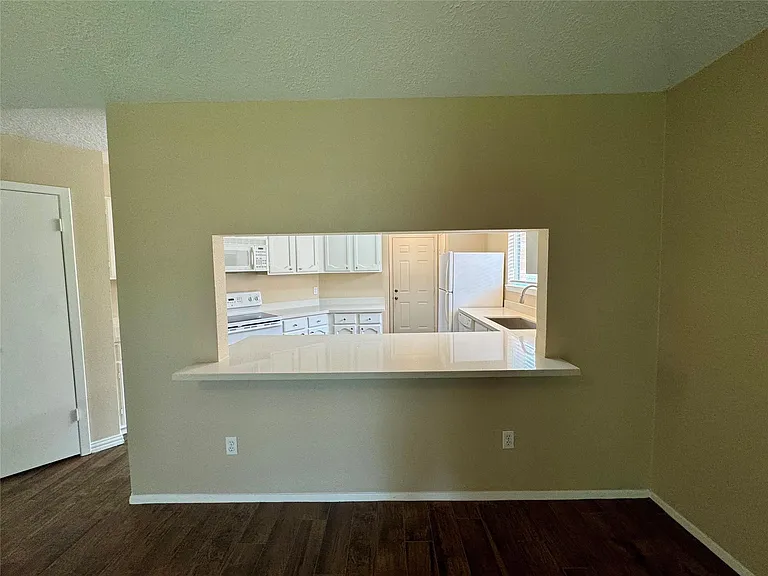 9831 Shell Rock Rd — Photo 10