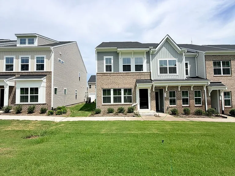 128 Blue Melody Ave — Photo 1