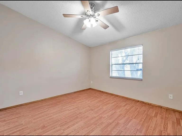 2124 Fletchers Point Cir — Photo 9