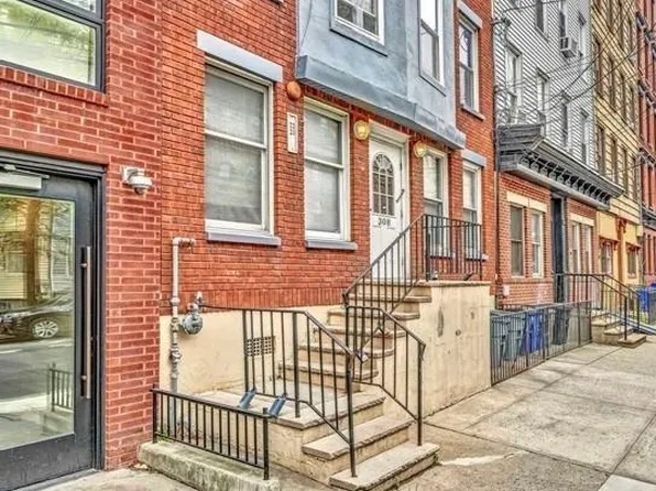 308 South Monroe Street image 1 of 15