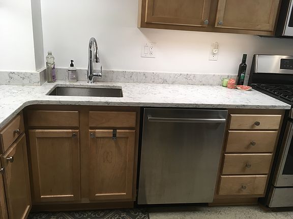 3rd image of 621 S Division St #5