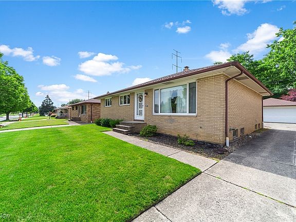 2nd image of 9691 Idlewood Dr