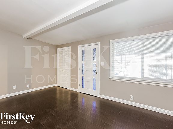 5th image of 420 Princeton St
