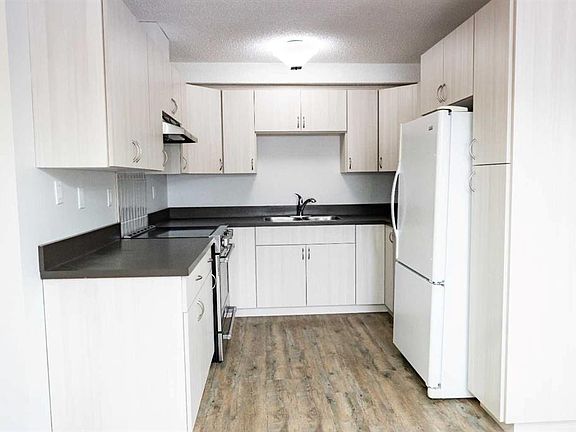 4th image of 457 S Collinge Rd #310