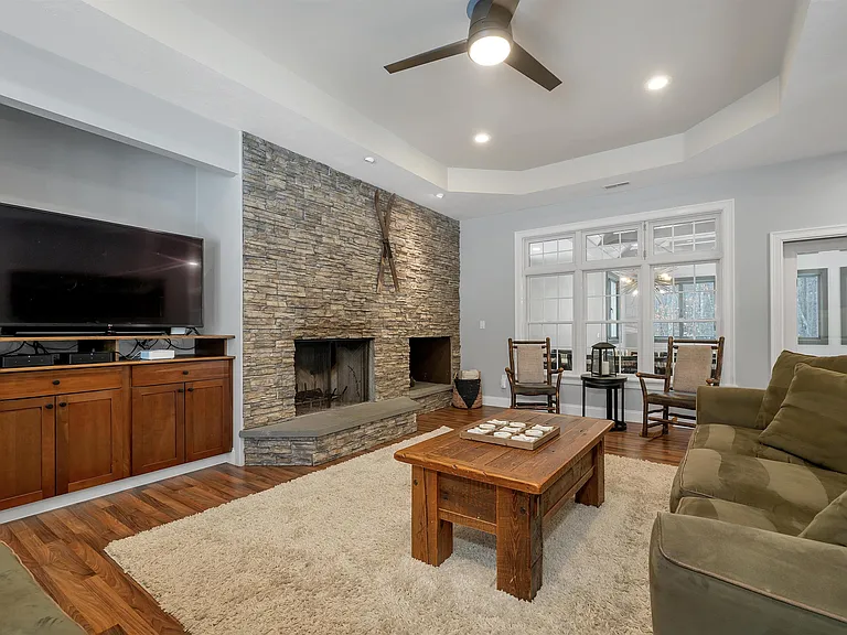 41 Regis Rd — Photo 12
