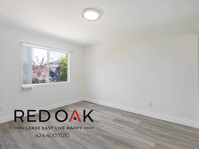 6928 Agnes Ave #2 — Photo 3