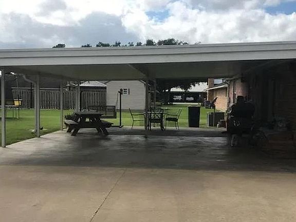 3rd image of 198 Alee Rd