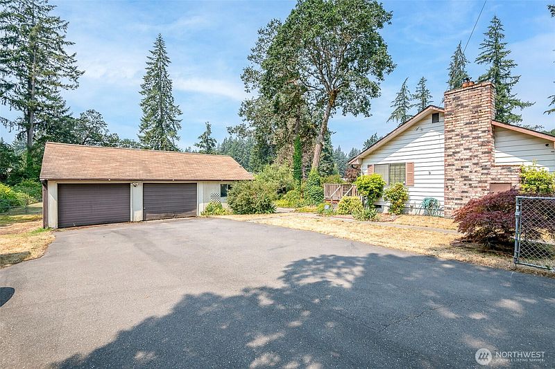 3rd image of 16416 Spanaway Loop Road S