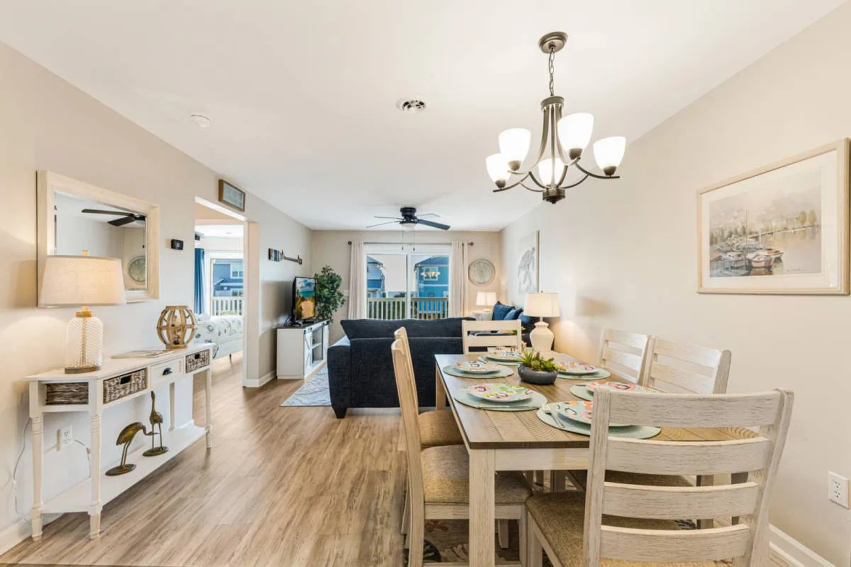 2 bed, 912 sqft, $1,680 — Photo 3