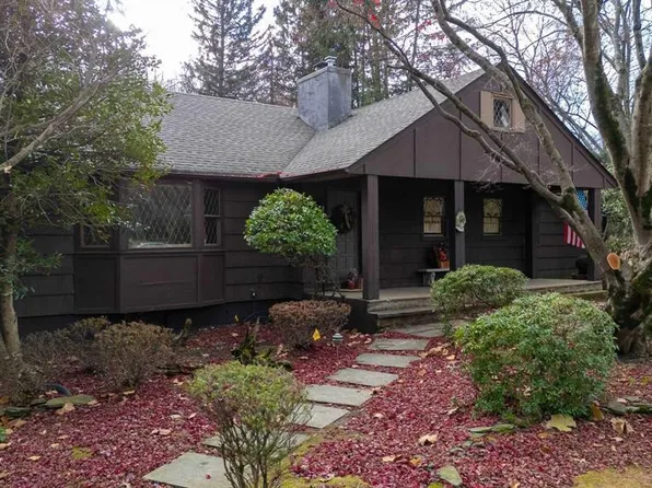 8 Overbrook Rd, Upper Saddle River, NJ 07458