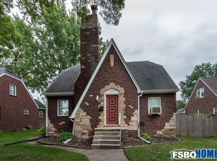 927 W 16th St, Davenport, IA 52804